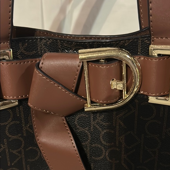 Brown Tote purse with matching wallet - Picture 4 of 11